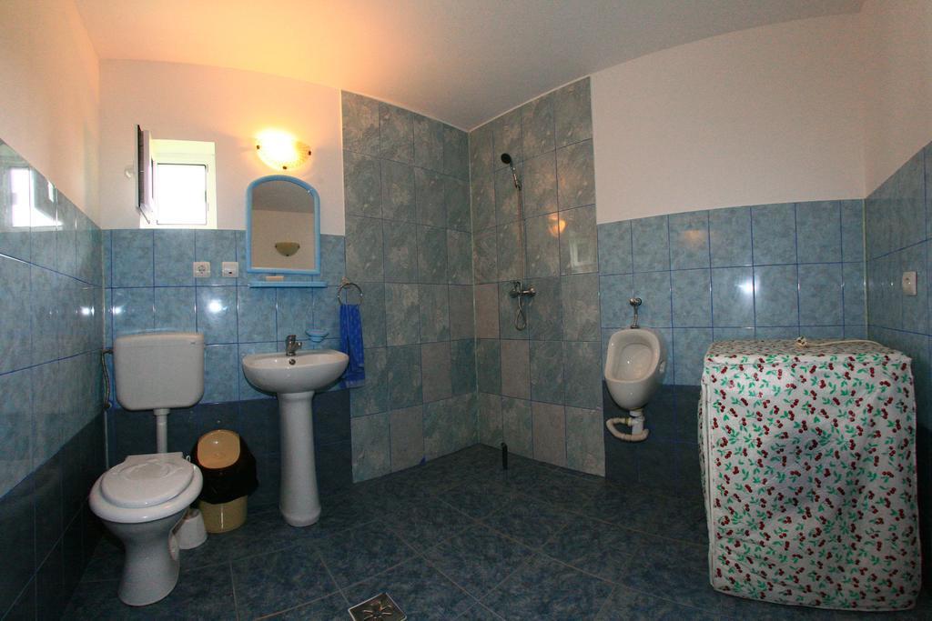 Отель Casa Nelu Pescaru Махмудия Экстерьер фото
