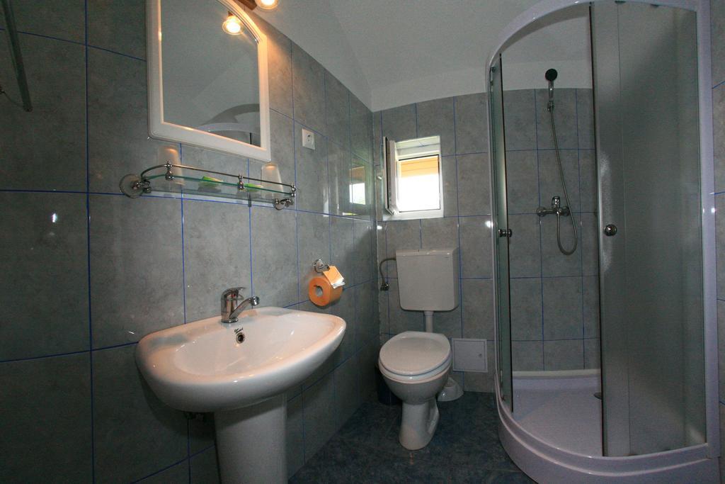Отель Casa Nelu Pescaru Махмудия Экстерьер фото