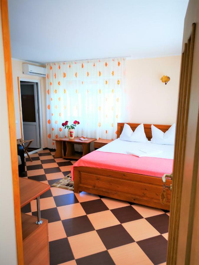 Отель Casa Nelu Pescaru Махмудия Экстерьер фото