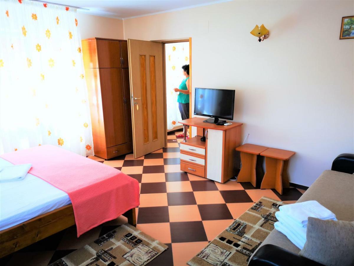 Отель Casa Nelu Pescaru Махмудия Экстерьер фото